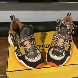 Iam selling this Fendi Sneakers size 8 in very good condition